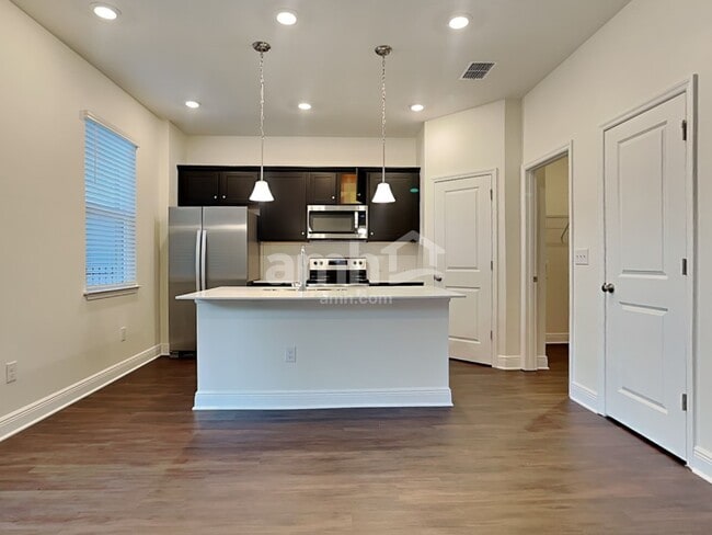 Foto del edificio - 27430 St Andrews Ave