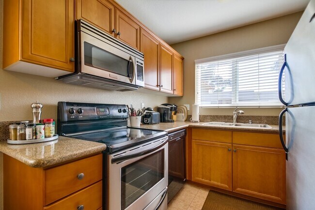Building Photo - 6750 Beadnell Way