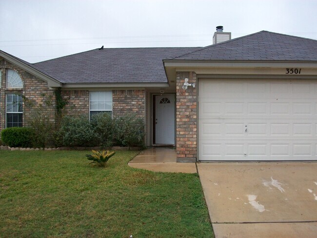 Foto del edificio - 3501 Woodrow Dr