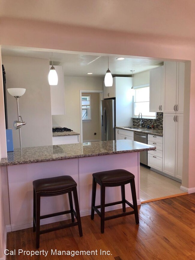 Foto del edificio - 3 br, 1 bath House - 556 Belden Ave.