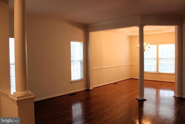 Building Photo - 7967 Almeda Ct
