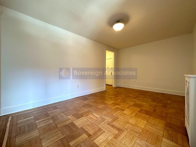 Building Photo - 187 Pinehurst Avenue