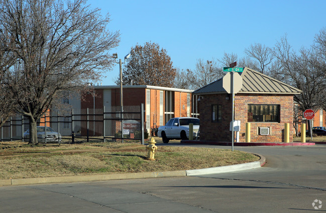 Building Photo - Trinity Trails Apartments