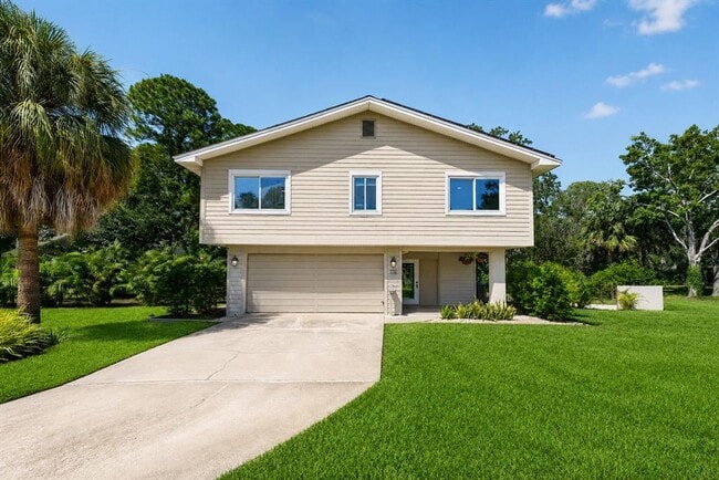 Building Photo - 1300 Pleasant Way S