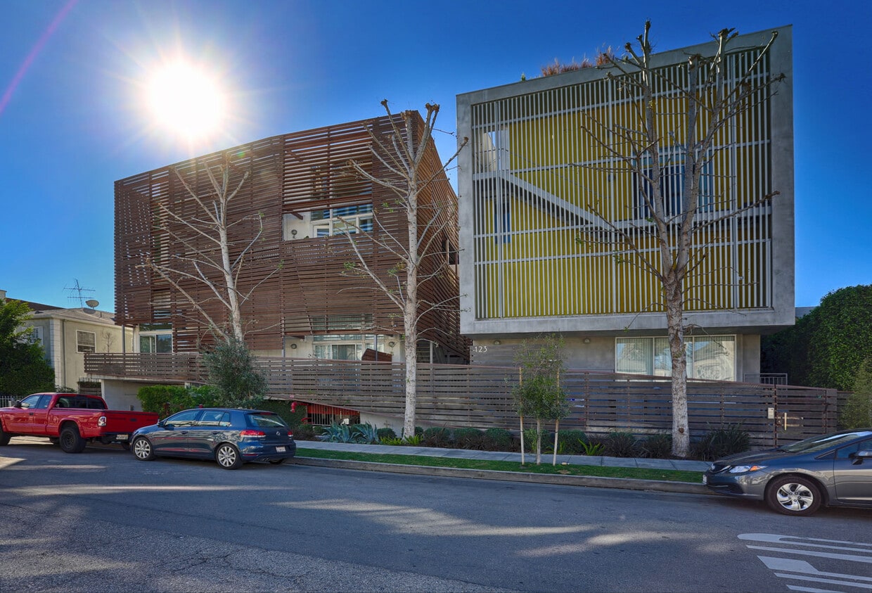 Primary Photo - 123 N Kings Rd