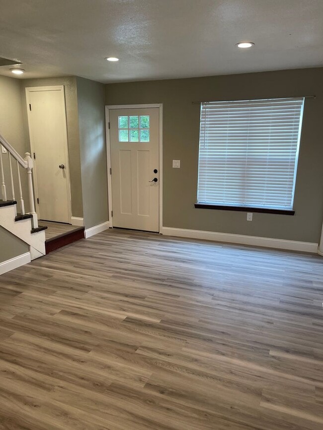 Building Photo - Available June 7th