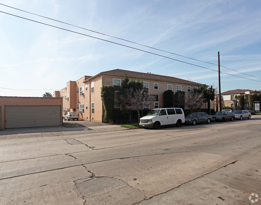 16661670 Rodney Dr, Los Angeles, CA 90027 Apartments in Los Angeles, CA