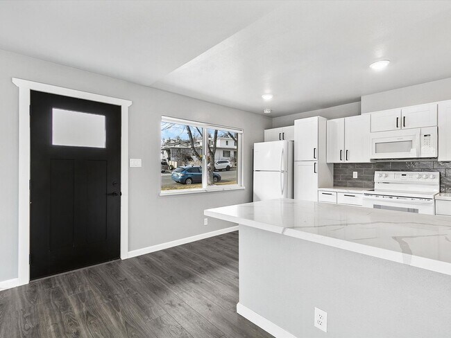 Foto del edificio - Move in Ready in Midtown!