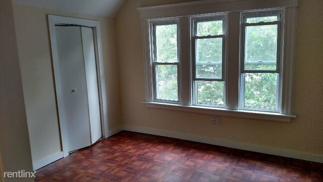 Building Photo - 502 Whalley Ave