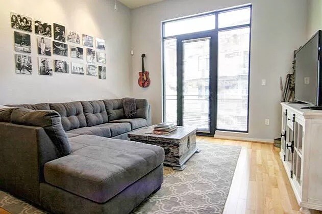 Foto del edificio - 119 W Maple Ave