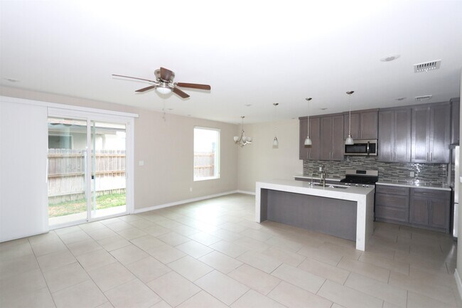Building Photo - 7964 Elka Lp