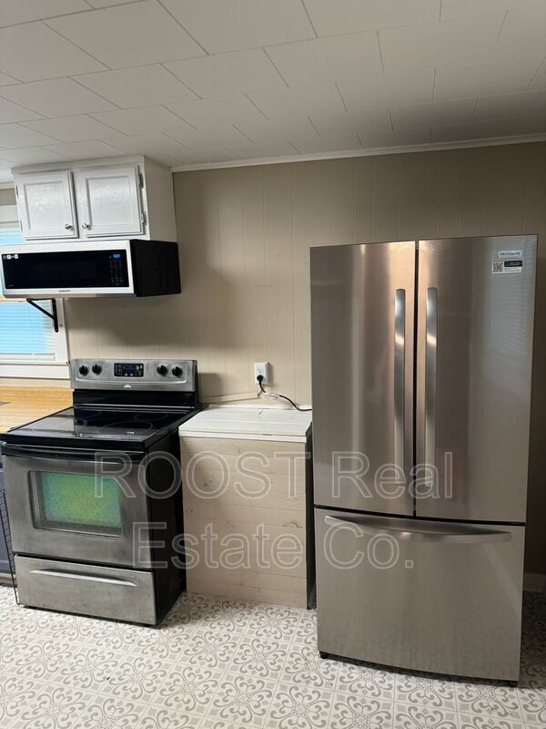 Foto del edificio - 527 E Ward St