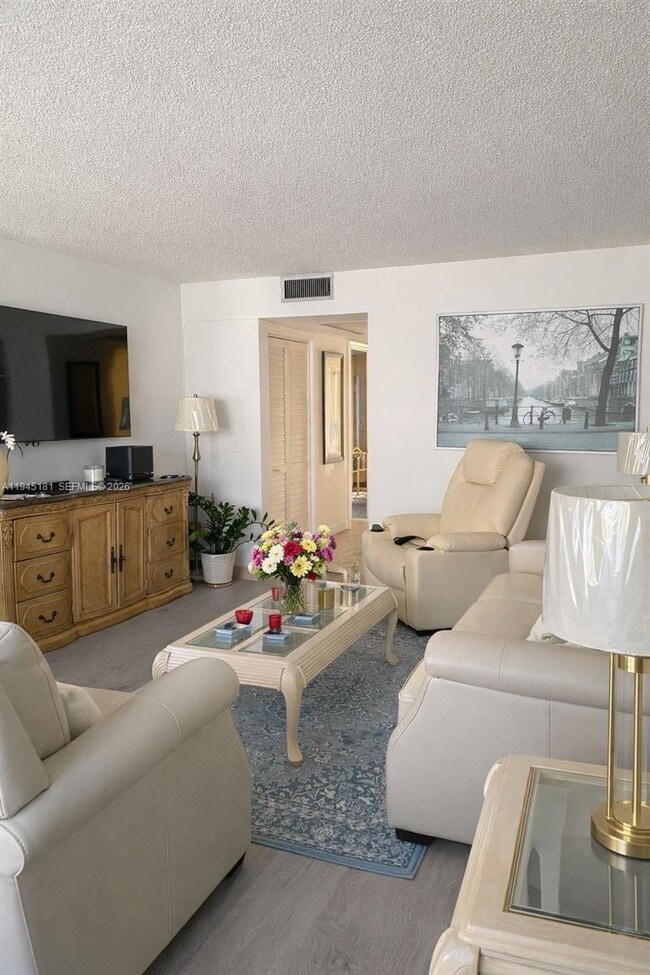 Foto del edificio - 400 SW 134th Way