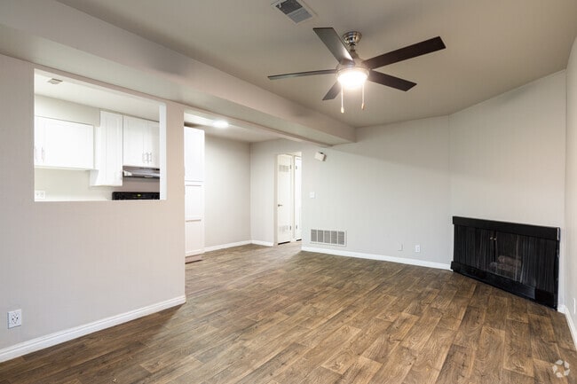 1BR, 1BA 700SF - Commons on 2nd