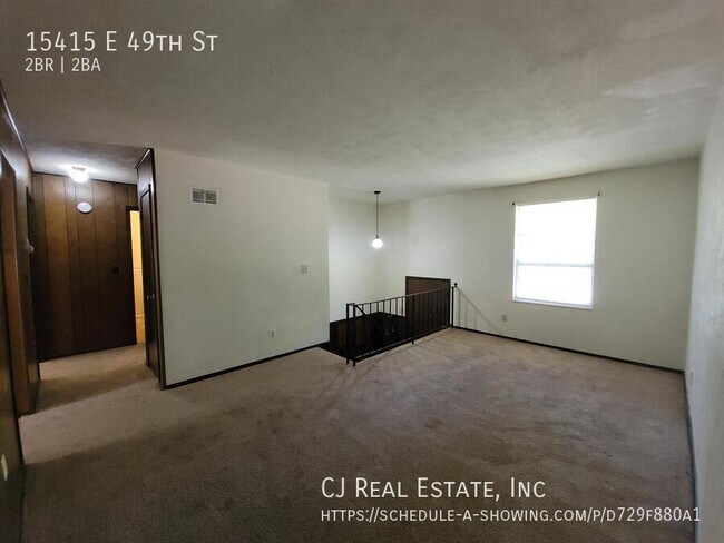 Foto del edificio - 15415 E 49th St