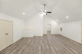 Building Photo - 15602 Oleta Ln