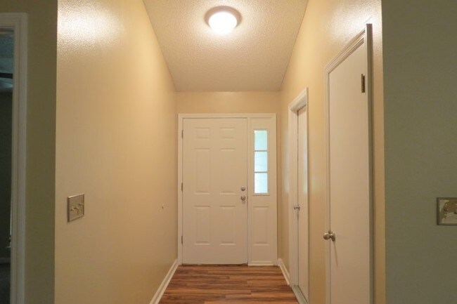 Building Photo - 2378 Tuscavilla Rd