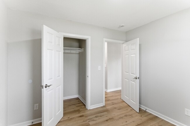 Building Photo - 297 S Benedict Ave