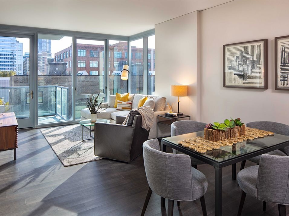 Photo - 219 S Peoria St (Chicago, IL)