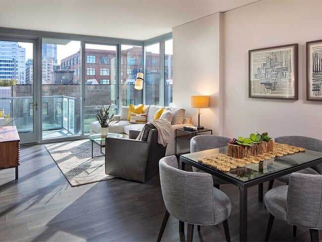 Photo - 219 S Peoria St Apartment