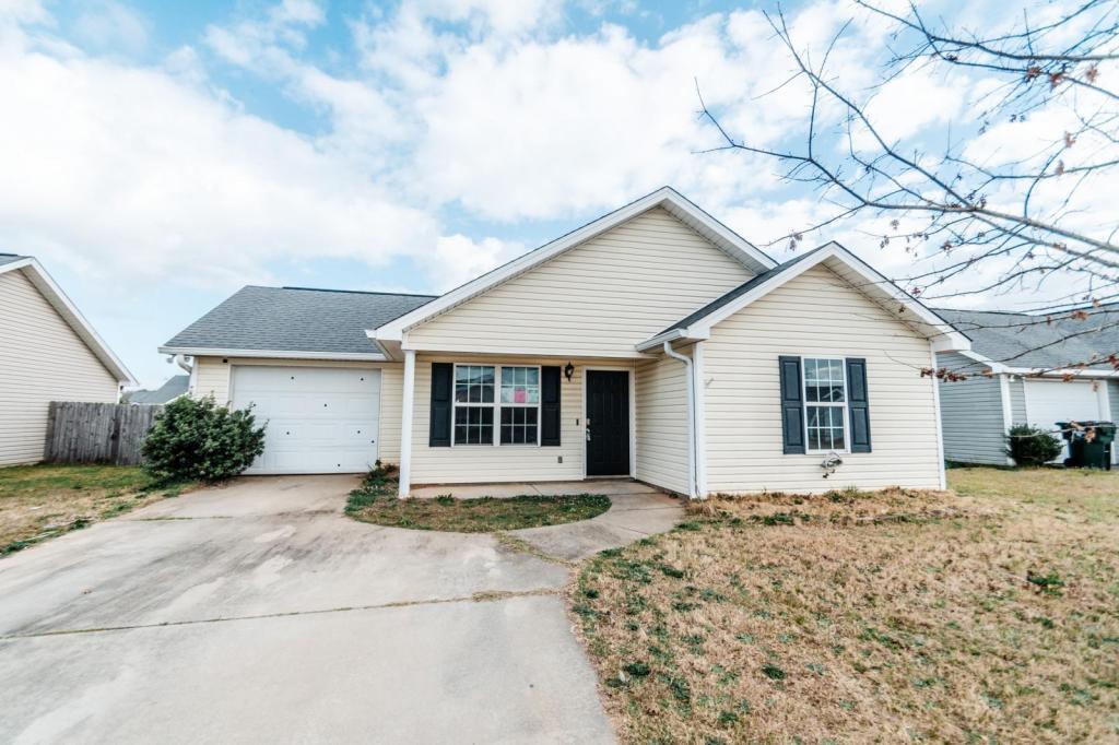 132 COronation Drive House for Rent in Bonaire, GA
