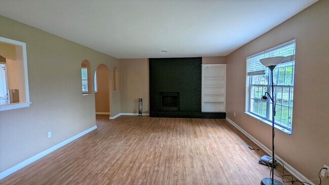 Building Photo - 7934 NW 40th St