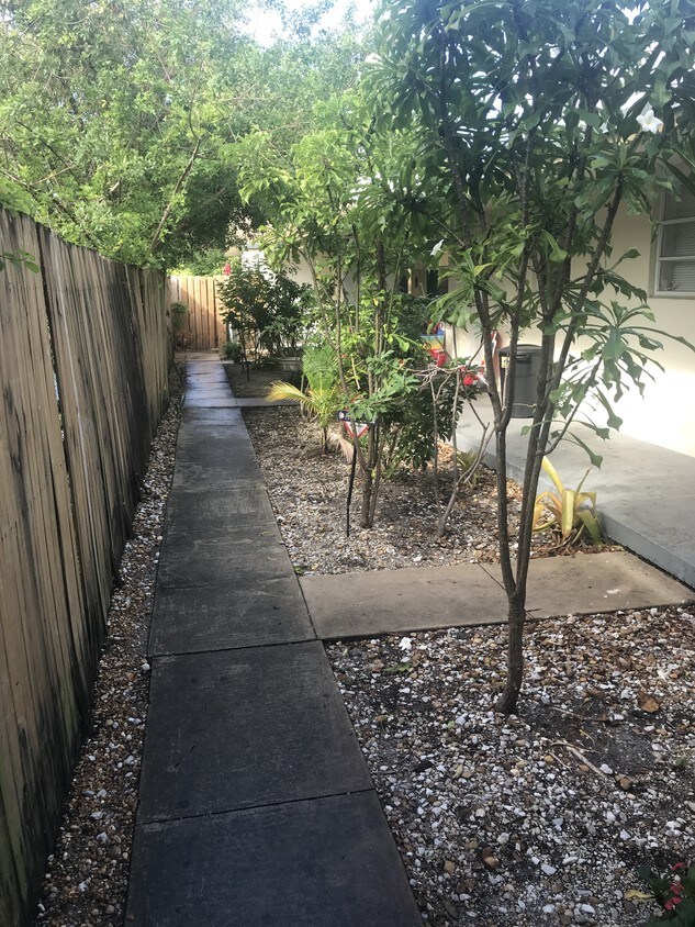 Foto principal - 1105 NE 5th Terrace