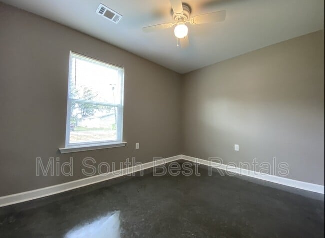 Building Photo - 106 Teresa Ln
