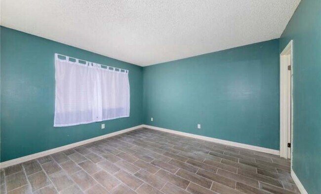 Foto del edificio - 12195 Carnation Ln