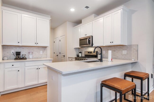 Foto del edificio - 222 Jessie Pl