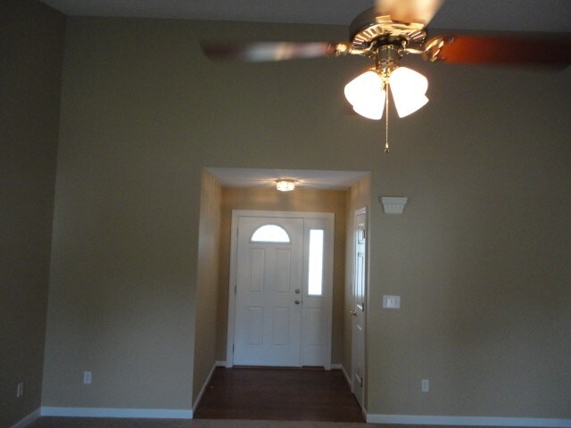 Building Photo - 3643 Signet Dr