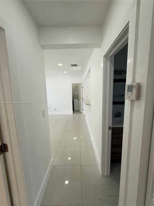 Foto del edificio - 301 NW 34th St
