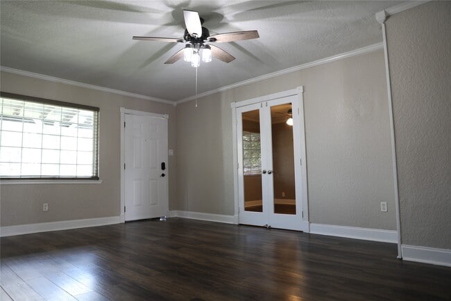Building Photo - 1503 W Dumble St