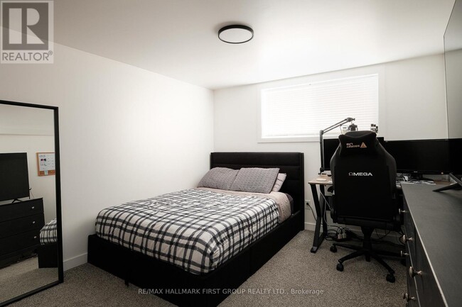 Photo du bâtiment - 1443 Westbrook Dr