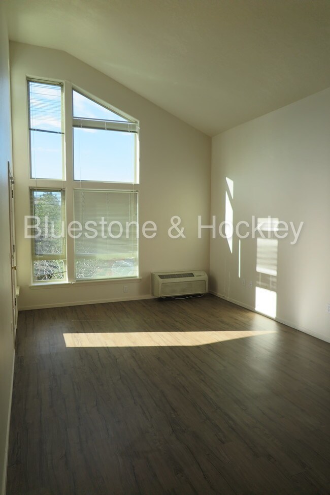Foto del edificio - 18670 SW Boones Ferry Rd