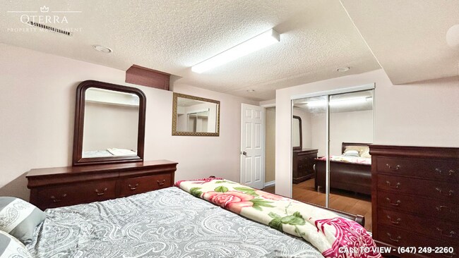 Photo du bâtiment - 5775 Invergordon Ln