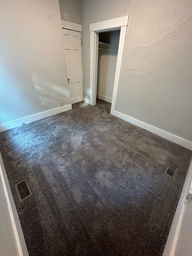 Foto del edificio - PRELEASING for AUGUST 2024! In-Unit Washer...