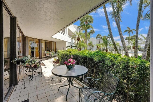 Foto del edificio - 3701 S Flagler Dr