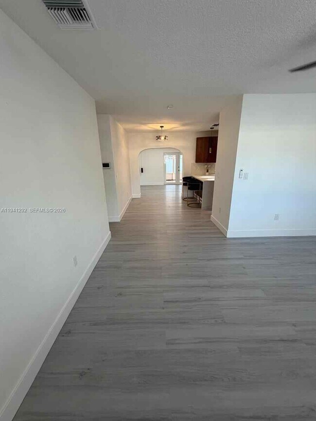 Foto del edificio - Southwest 96th Avenue, Miami, FL 33165 - 3 BR 2 BA single-family home