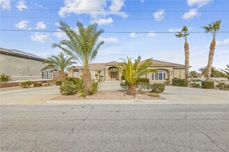 Building Photo - 200 W Desert Rose Dr Building Photo - 200 W Desert Rose Dr