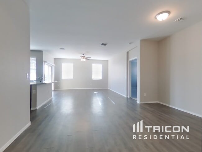 Building Photo - 6267 S 251st Dr