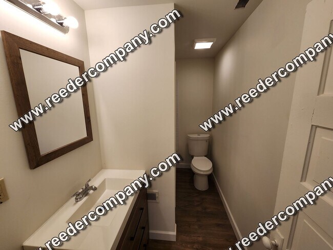 Foto del edificio - 5008 Baring Ave