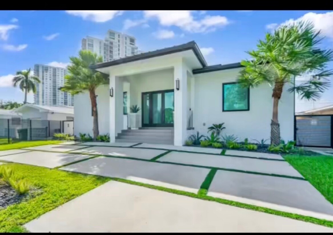 Foto principal - 2010 NW 13th St