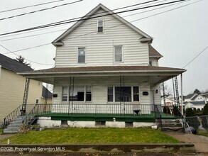 Building Photo - 203 Greenbush St