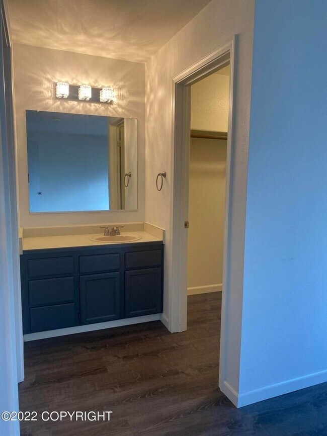 Foto del edificio - Beautifully Updated 2 Bed/1.5 Bath Condo with Garage!
