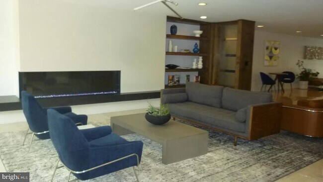 Lobby - 4977 Battery Ln