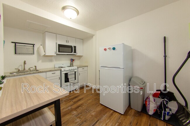 Foto del edificio - 516 E 6th St