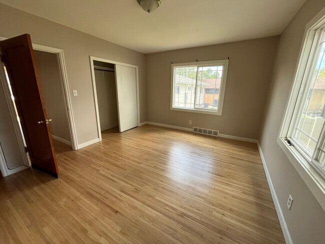 Foto del edificio - 3709 3rd Ave N