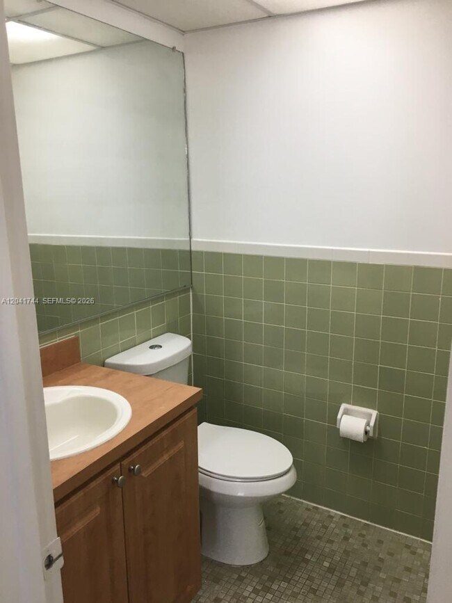 Building Photo - 6930 Miami Gardens Dr
