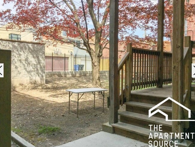Building Photo - 2602 N Racine Ave